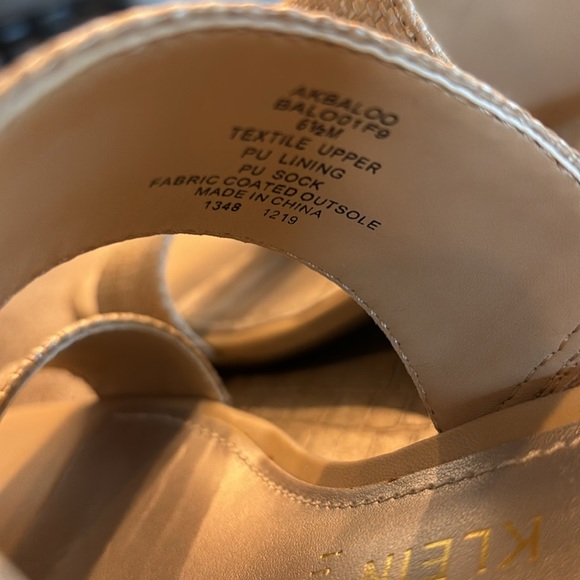AK , Anne Klein i flex raffia heel sandals. 6.5 - Picture 4 of 5